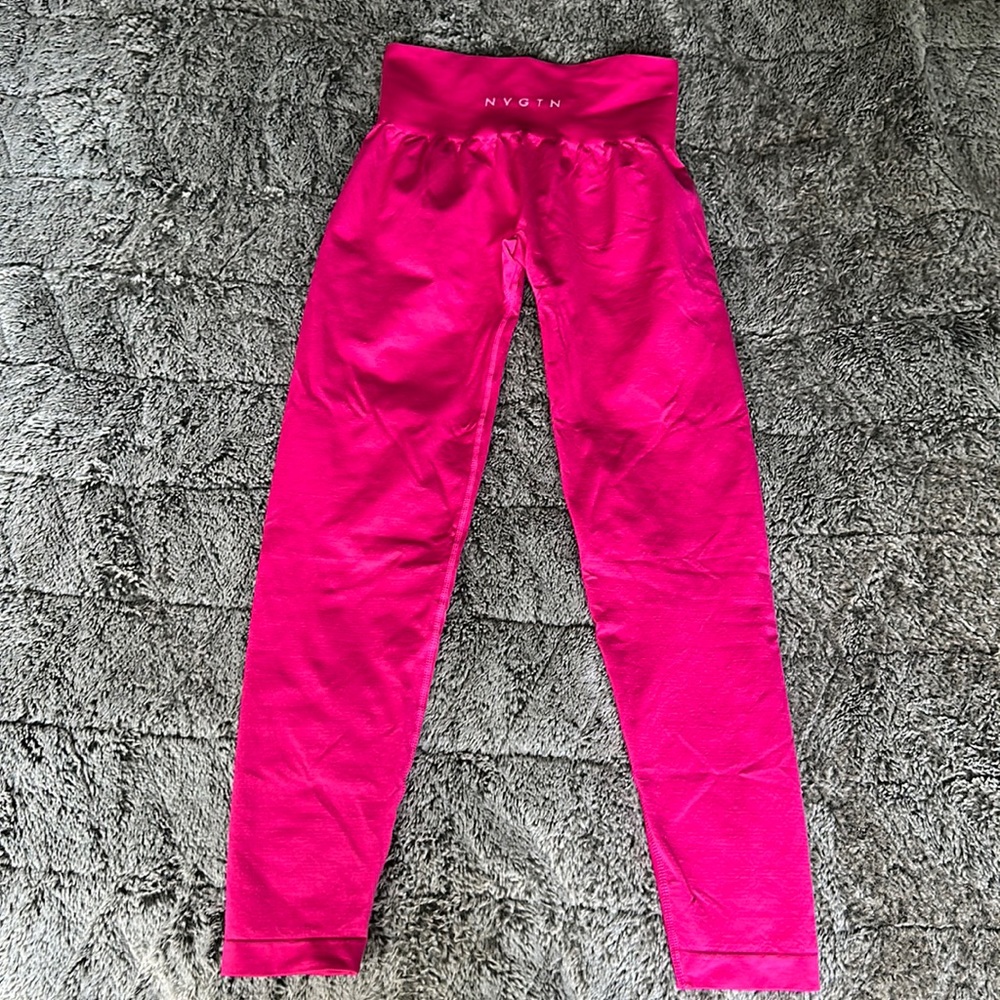 NVGTN Magenta Solid Seamless Leggings